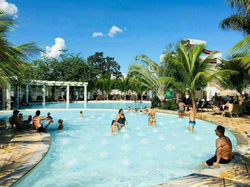 Lacqua Di Roma Com Piscina De Ondas Junior Lägenhet Caldas Novas Exteriör bild
